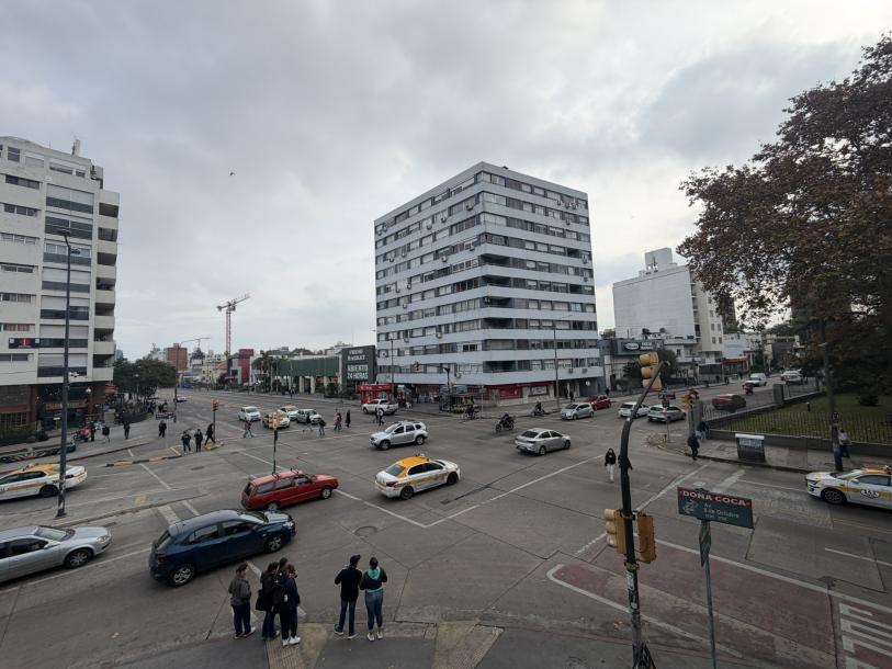 AV. GARIBALDI Y AV. 8 DE OCTUBRE DE ALTOS - 2 DORM C/TZA-17