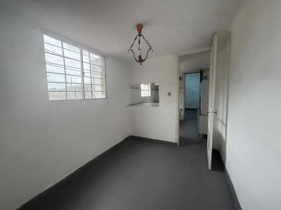 AGRACIADA Y PILAR COSTA - CASA DE ALTOS CON AMPLIA TERRAZA