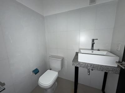 VAZQUEZ Y AV. 18 DE JULIO - 642m2 EN EMBLEMATICO EDIFICIO ESQUINERO