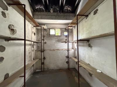 OFICINAS CON DEPOSITO ESQ REYLES Y GRAL FLORES