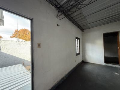 SAN MARTIN Y C. REYLES - 600M2 CONSTRUIDOS - ENTRADA CAMIONES