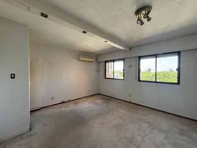 PRUDENCIO VAZQUEZ Y VEGA ESQ SARMIENTO - PISO ALTO 2D+2B+2GGE