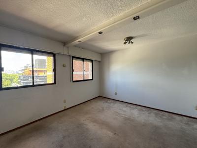 PRUDENCIO VAZQUEZ Y VEGA ESQ SARMIENTO - PISO ALTO 2D+2B+2GGE