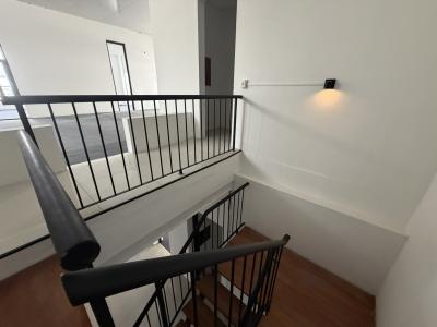 VAZQUEZ Y AV. 18 DE JULIO - 642m2 EN EMBLEMATICO EDIFICIO ESQUINERO