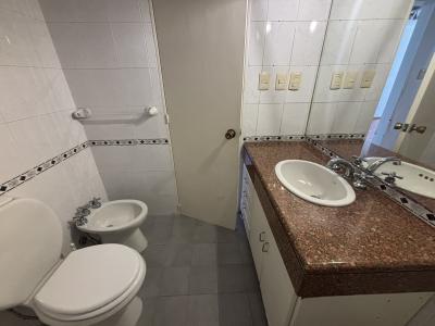 PRUDENCIO VAZQUEZ Y VEGA ESQ SARMIENTO - PISO ALTO 2D+2B+2GGE