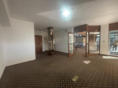 RIO BRANCO Y COLONIA - MUY BUEN LOCAL ESQUINA 300m2 EN 3 PLANTAS