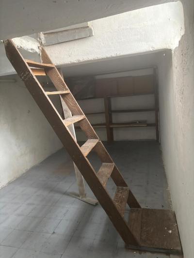 AGRACIADA Y PILAR COSTA - CASA DE ALTOS CON AMPLIA TERRAZA