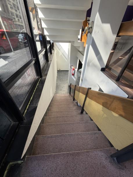 RIO BRANCO Y COLONIA - MUY BUEN LOCAL ESQUINA 300m2 EN 3 PLANTAS-22