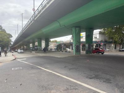 AGRACIADA Y PILAR COSTA - CASA DE ALTOS CON AMPLIA TERRAZA