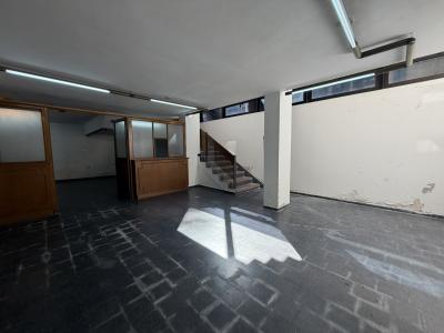 RIO BRANCO Y COLONIA - MUY BUEN LOCAL ESQUINA 300m2 EN 3 PLANTAS