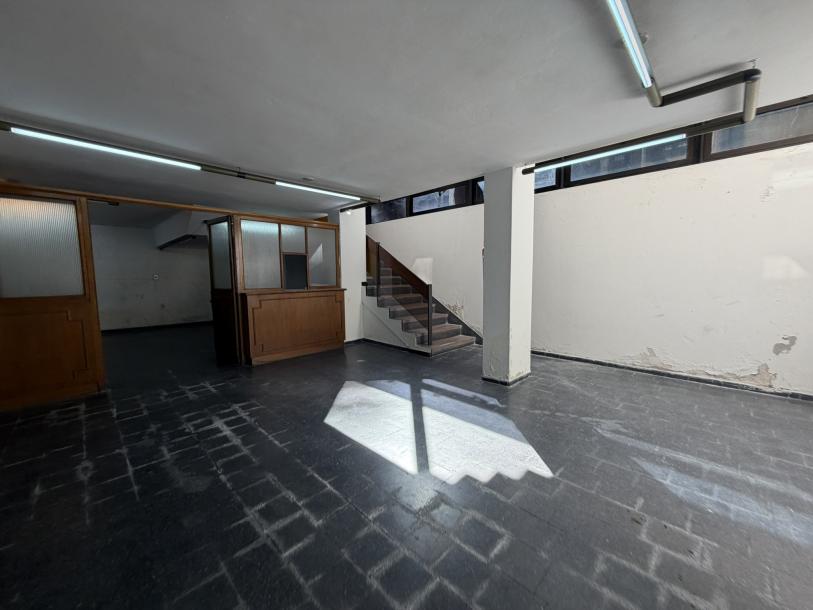 RIO BRANCO Y COLONIA - MUY BUEN LOCAL ESQUINA 300m2 EN 3 PLANTAS-24