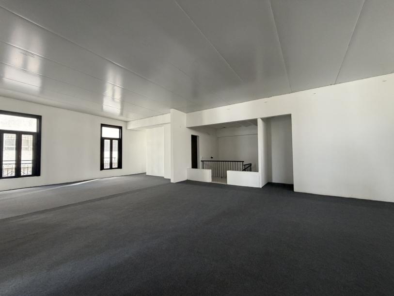 VAZQUEZ Y AV. 18 DE JULIO - 642m2 EN EMBLEMATICO EDIFICIO ESQUINERO-24