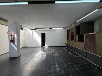 RIO BRANCO Y COLONIA - MUY BUEN LOCAL ESQUINA 300m2 EN 3 PLANTAS