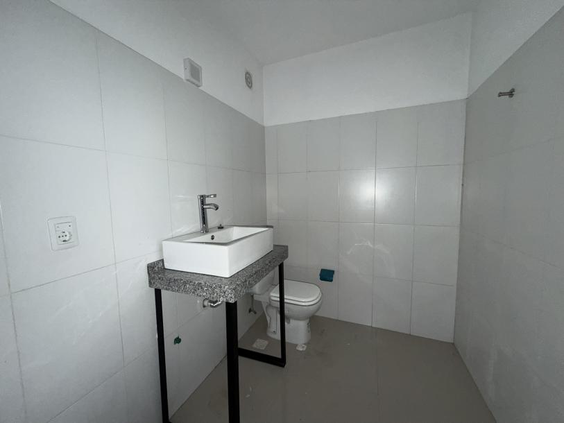 VAZQUEZ Y AV. 18 DE JULIO - 642m2 EN EMBLEMATICO EDIFICIO ESQUINERO-27