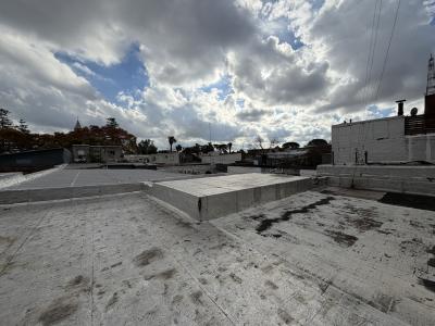 SAN MARTIN Y C. REYLES - 600M2 CONSTRUIDOS - ENTRADA CAMIONES