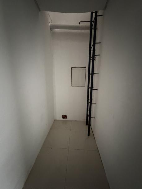 VAZQUEZ Y AV. 18 DE JULIO - 642m2 EN EMBLEMATICO EDIFICIO ESQUINERO-29