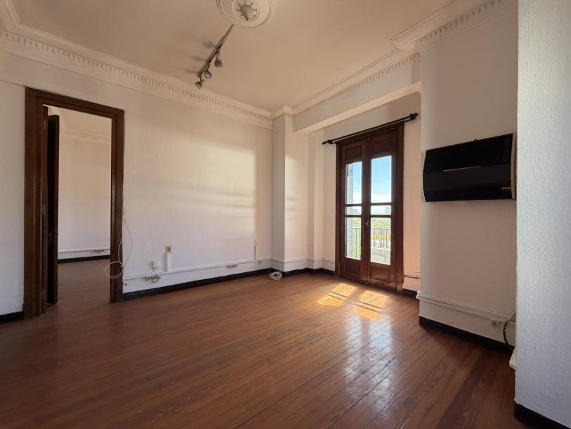 DIRI 18 Y MINAS - ESQUINA - 92M2 + BALCONES-4