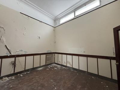 MISIONES Y 25 DE MAYO - PARA RECICLAR - OPORTUNIDAD PARA VIVIENDA U OFICINA 70m2!