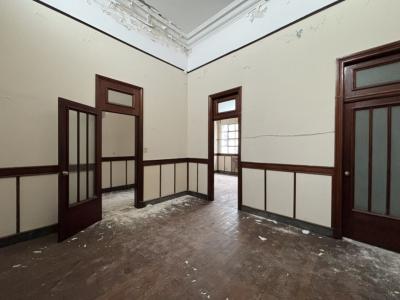 MISIONES Y 25 DE MAYO - PARA RECICLAR - OPORTUNIDAD PARA VIVIENDA U OFICINA 70m2!