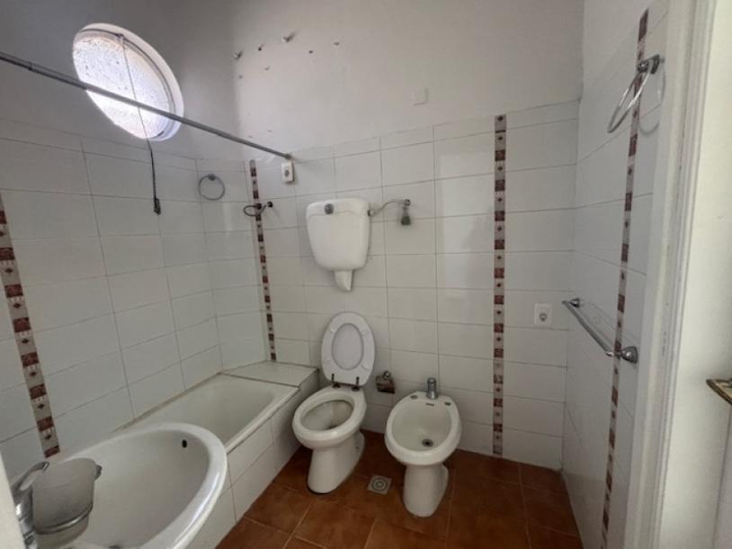 COLOMBIA Y ACUÑA DE FIGUEROA - DE ALTOS PROX A PALACIO LEGISLATIVO-11