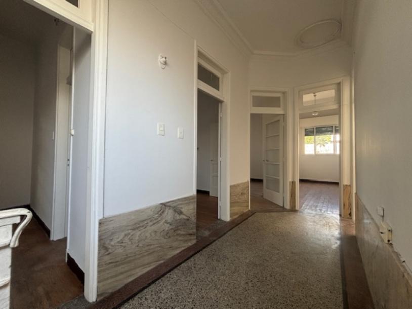 COLOMBIA Y ACUÑA DE FIGUEROA - DE ALTOS PROX A PALACIO LEGISLATIVO-2