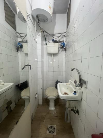 DIRI 18 Y RIO NEGRO 26m2 EN EP DE GALERIA DELONDON