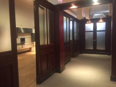 MISIONES Y 25 DE MAYO - ESPECTACULAR LOCAL 300m2 C/BOVEDA