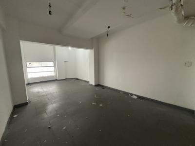 EJIDO Y PAYSANDU - LOCAL EN 3 NIVELES 87m2