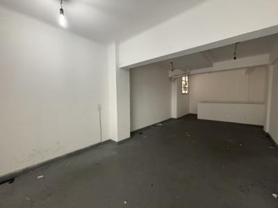 EJIDO Y PAYSANDU - LOCAL EN 3 NIVELES 87m2