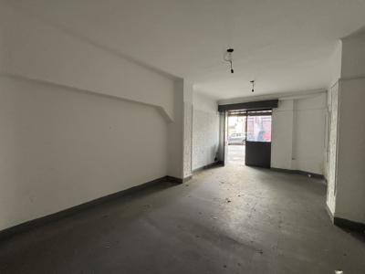 EJIDO Y PAYSANDU - LOCAL EN 3 NIVELES 87m2