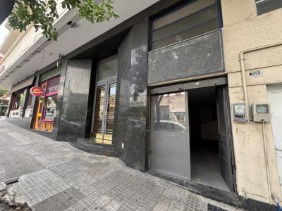 EJIDO Y PAYSANDU - LOCAL EN 3 NIVELES 87m2