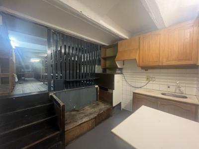 RIO NEGRO ENTRE 18 Y SAN JOSE - CON RENTA - 231m2 EN 3 PLANTAS