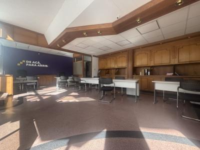 RIO BRANCO Y COLONIA - MUY BUEN LOCAL ESQUINA 300m2 EN 3 PLANTAS