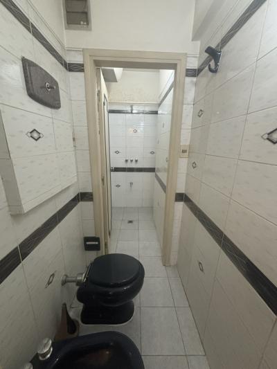 RIO BRANCO Y COLONIA - MUY BUEN LOCAL ESQUINA 300m2 EN 3 PLANTAS