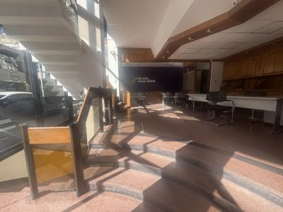 RIO BRANCO Y COLONIA - MUY BUEN LOCAL ESQUINA 300m2 EN 3 PLANTAS