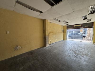 LOCAL SOBRE GRAL. FLORES Y RIVADAVIA - 34 m2