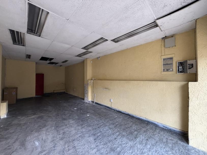 LOCAL SOBRE GRAL. FLORES Y RIVADAVIA - 34 m2-5