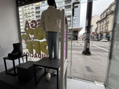 18 DE JULIO Y VAZQUEZ - 100m2 EN 2 NIVELES - MUY BUEN ESTADO