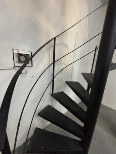 18 DE JULIO Y VAZQUEZ - 100m2 EN 2 NIVELES - MUY BUEN ESTADO