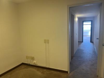 JUAN C GOMEZ Y 25 DE MAYO DIVINA OFICINA EN CIUDAD VIEJA - 43 m2