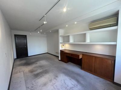 JUAN C GOMEZ Y 25 DE MAYO DIVINA OFICINA EN CIUDAD VIEJA - 43 m2