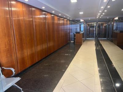 JUAN C GOMEZ Y 25 DE MAYO DIVINA OFICINA EN CIUDAD VIEJA - 43 m2