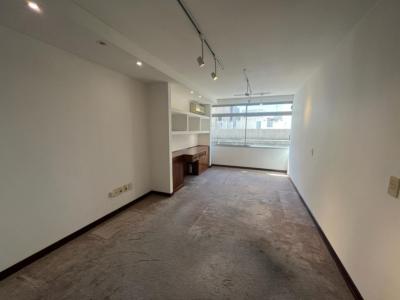 JUAN C GOMEZ Y 25 DE MAYO DIVINA OFICINA EN CIUDAD VIEJA - 43 m2