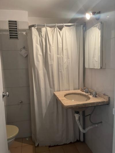 JUAN C GOMEZ Y 25 DE MAYO DIVINA OFICINA EN CIUDAD VIEJA - 43 m2