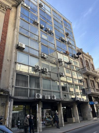 CERRITO E ITUZAINGO - MUY BUEN PUNTO EN CIUDAD VIEJA - 81m2 -