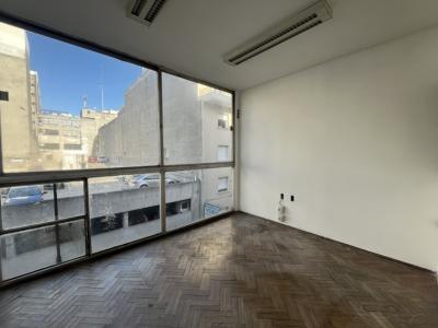 CERRITO E ITUZAINGO - MUY BUEN PUNTO EN CIUDAD VIEJA - 81m2 -