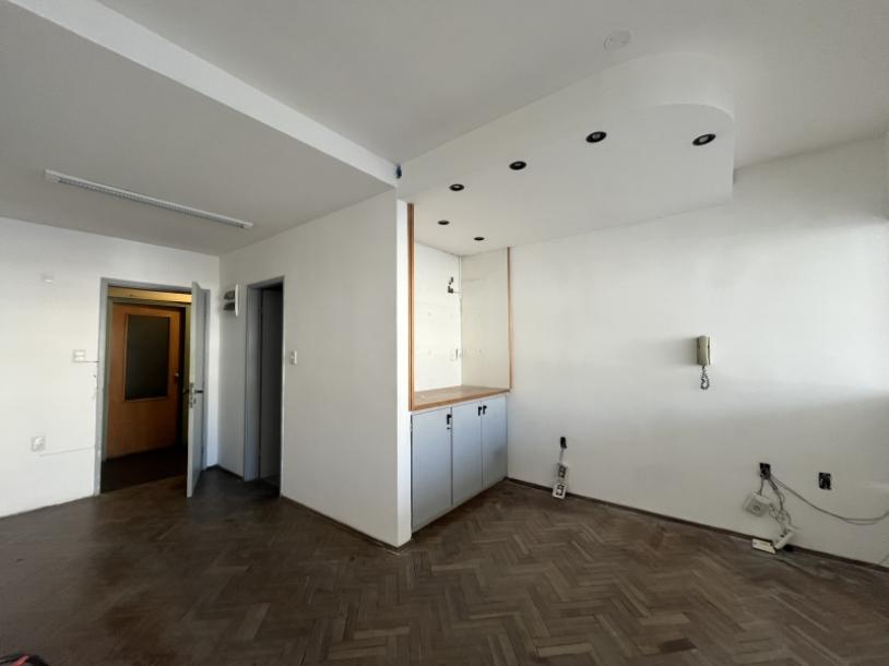 CERRITO E ITUZAINGO - MUY BUEN PUNTO EN CIUDAD VIEJA - 81m2 --8