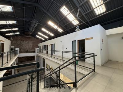 Alquiler | Importante local corporativo de 1.475 m² sobre Av. Gral. Flores