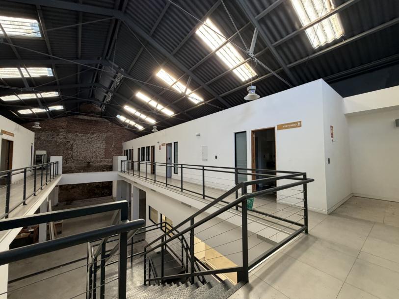 Alquiler | Importante local corporativo de 1.475 m² sobre Av. Gral. Flores-23