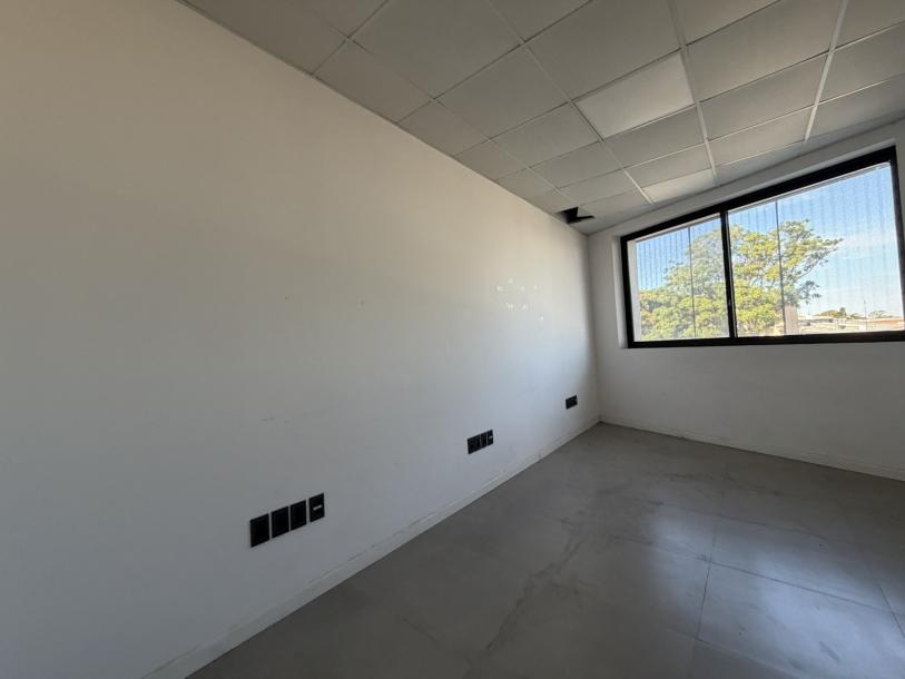 Alquiler | Importante local corporativo de 1.475 m² sobre Av. Gral. Flores-22